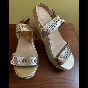 Report Gold Huckleberry Espadrille Platform Wedged Sandals - Size 9